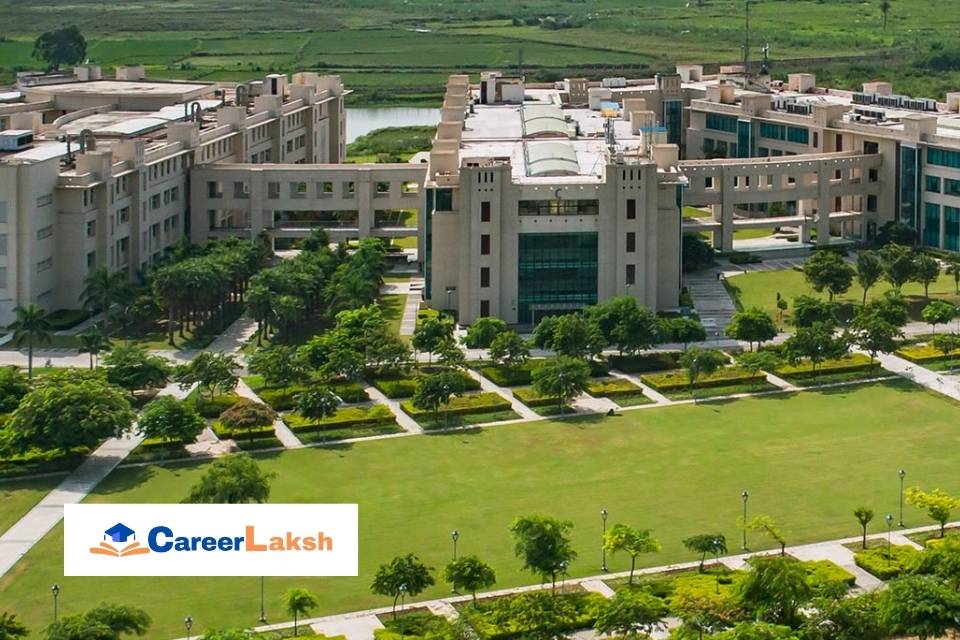 Shiv Nadar University (SNU)